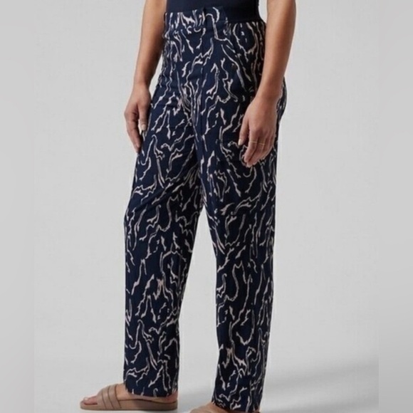 ATHLETA 4 PETITE Vienna Straight Leg Navy Print Cargo Stretch Center Seam Pocket - Picture 2 of 14